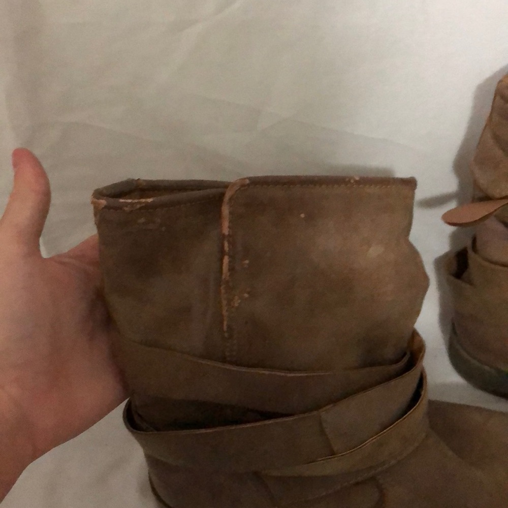 Boots - Picture 2 of 4